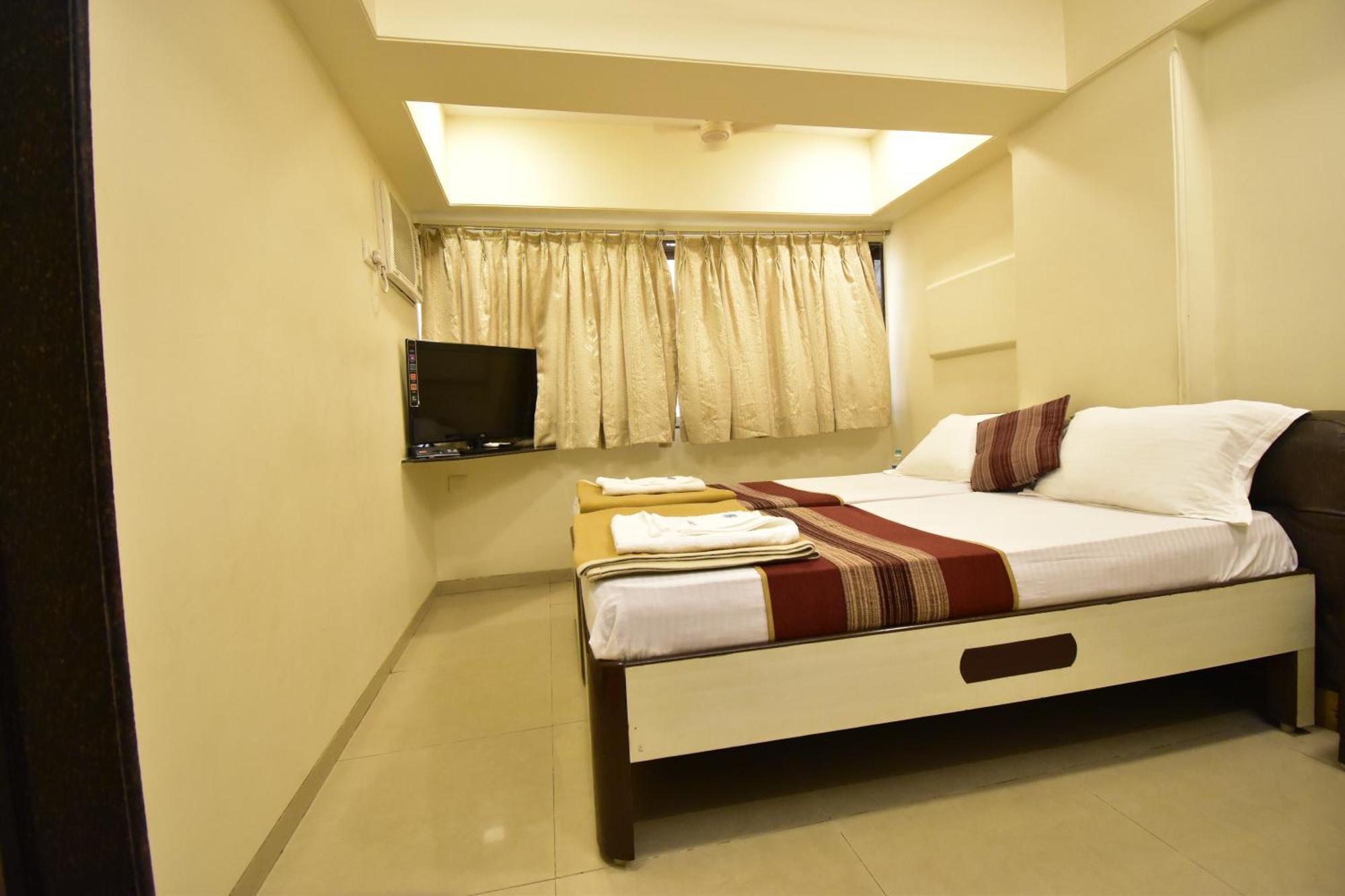 Hotel Kalpana Palace, Mumbai Exterior photo
